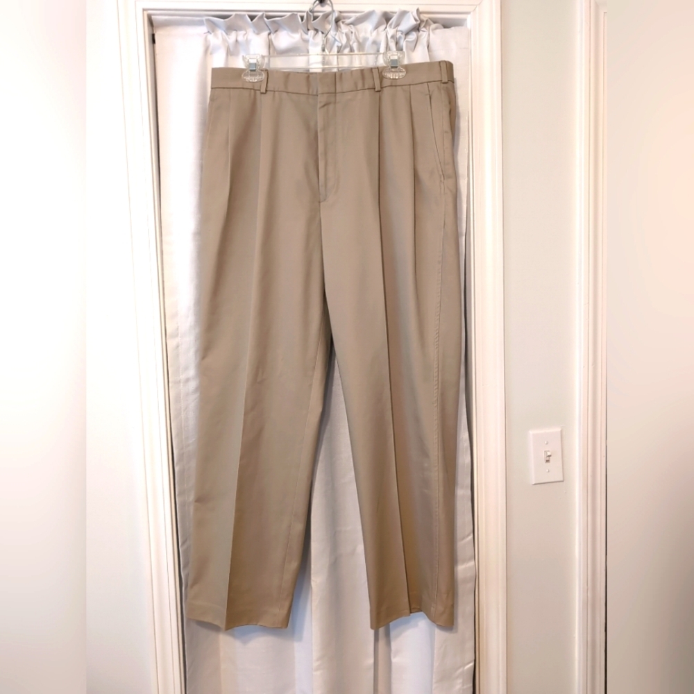 Land's End Men's Regular Khaki Pleated Pants Size 36/30 New Without Tags‎